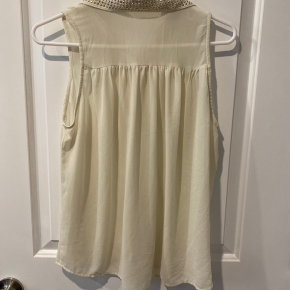 ⭐️ 2/$8 - White Tank Blouse ⭐️ - Picture 3 of 4